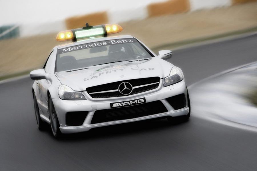  Mercedes-Benz SL63 AMG F1 Safety Car 2008 года  (фото 6 из 7)